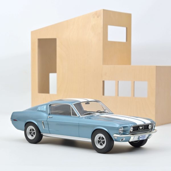 Ford Mustang Fastback 1968 Blue met 1/12 - 100pcs