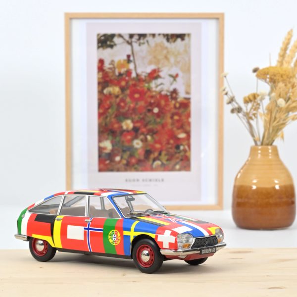 Citroën GS 1971 Drapeaux - 1ère édition 1/18 - 200pcs