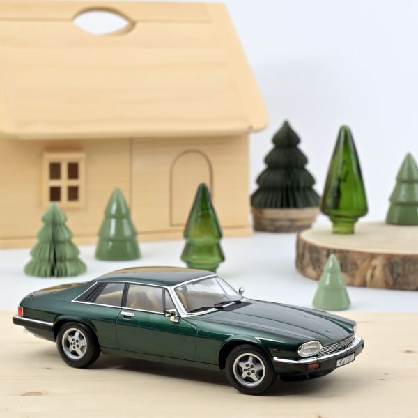 Jaguar XJ-S 5.3 H.E. Coupé 1982 Vert métallisé 1/18