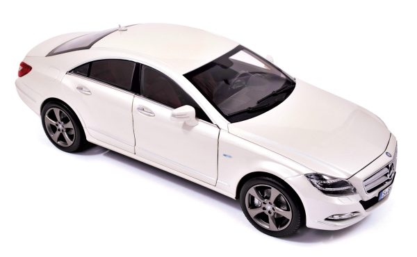 Mercedes-Benz CLS 350 2010 Blanc Diamant 1/18