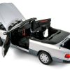 Mercedes-Benz 300 CE-24 Cabriolet 1990 Argent métallisé 1/18 – Image 2