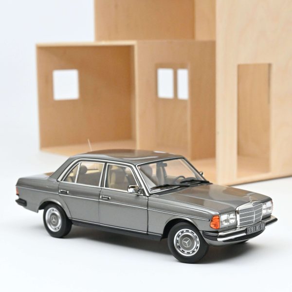 Mercedes-Benz 200 1982 Anthracite métallisé 1/18