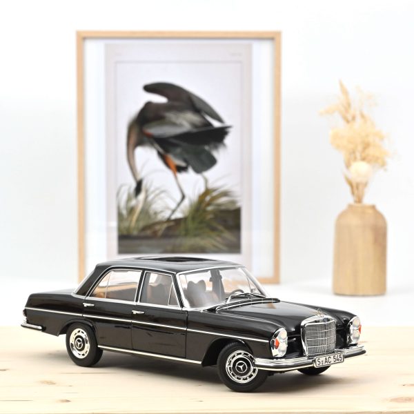 Mercedes-Benz 280 SE 1968 Noir 1/18