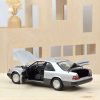 Mercedes-Benz 300 CE-24 Coupé 1990 Argent 1/18 – Image 2