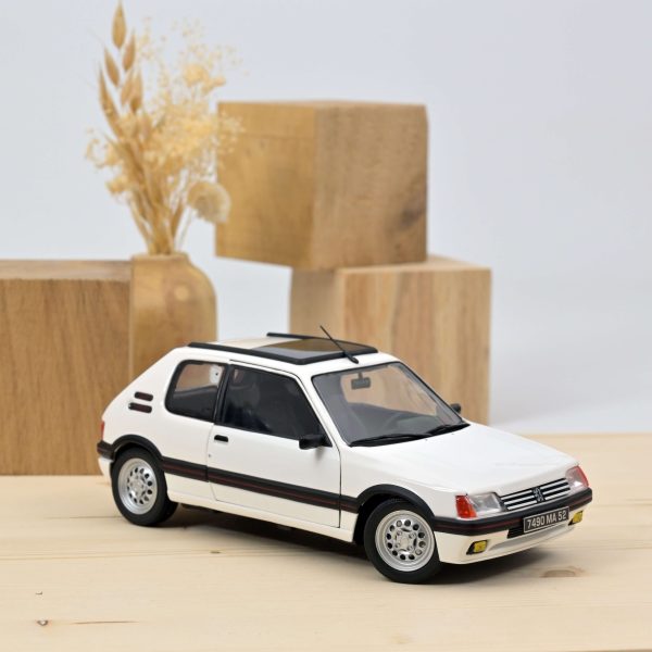 Peugeot 205 GTi 1.6 1988 Blanc 1/18