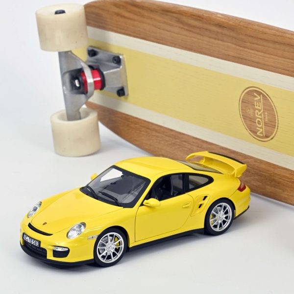 Porsche 911 GT2 2010 Jaune 1/18 - 200pcs