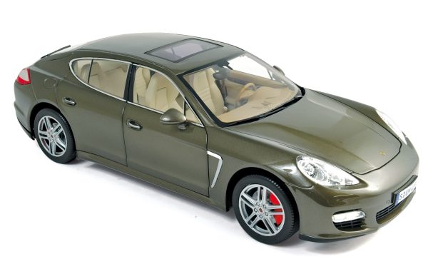Porsche Panamera Turbo 2009 Brun Topas 1/18