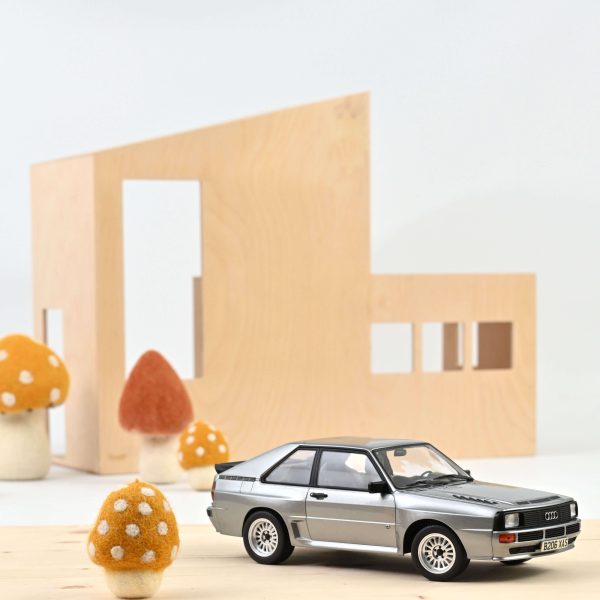 Audi Sport Quattro 1985 Gris métallisé 1/18 - 300pcs