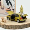 VW Golf 2002 Jaune métallisé 1/18 - 200pcs – Image 2