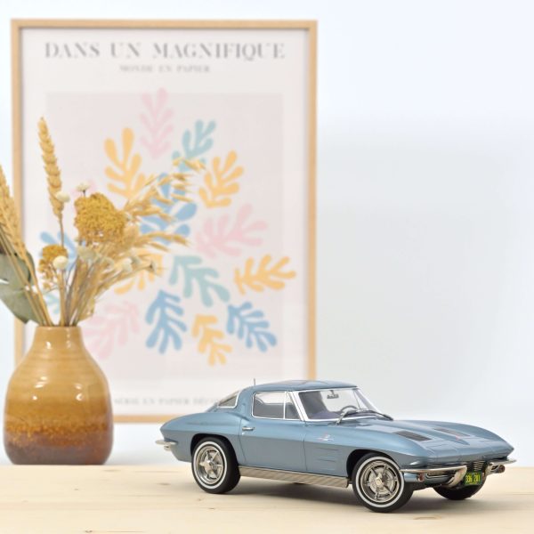 Chevrolet Corvette Sting Ray 1963 bleu clair métallisé 1/18
