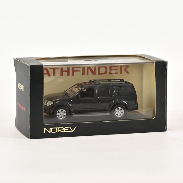 Nissan Pathfinder Noir 1/43