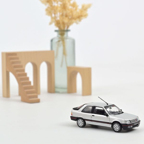 Peugeot 309 GTi 1987 Gris Futura avec déco PTS 1/43