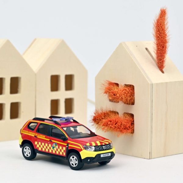 Dacia Duster 2020 Pompiers avec déco carrée latérale 1/43