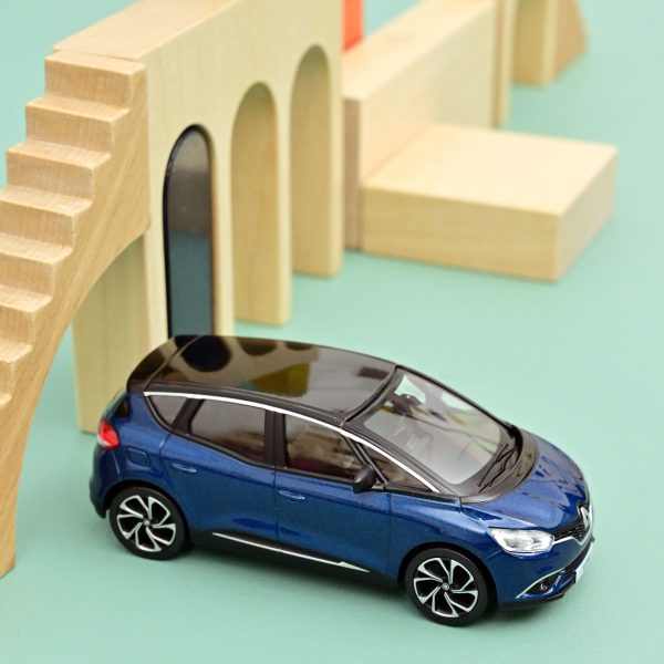 Renault Scénic 2016 Bleu Cosmos et Noir 1/43