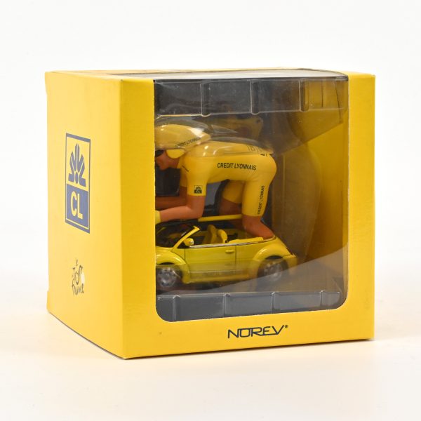 VW New Beetle Cabriolet TDF 2005 (avec cycliste géant) 1/43